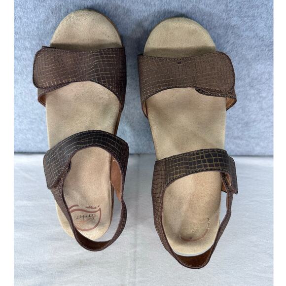 Dansko Women sz 40 Strap Sandals Brown & Gold Reptile Sandal Clog Wedge Comfort - Picture 3 of 9